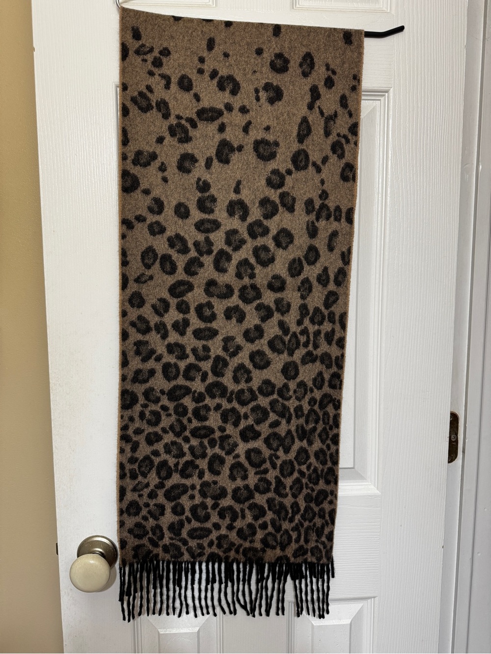 Bloomingdale's Leopard Print Cashmere Scarf Fringe Brown and Black